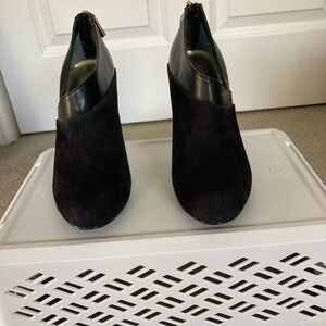 Women’s Alfani Black Leather and Suede Ankle Boots. Never Worn! Size 5
